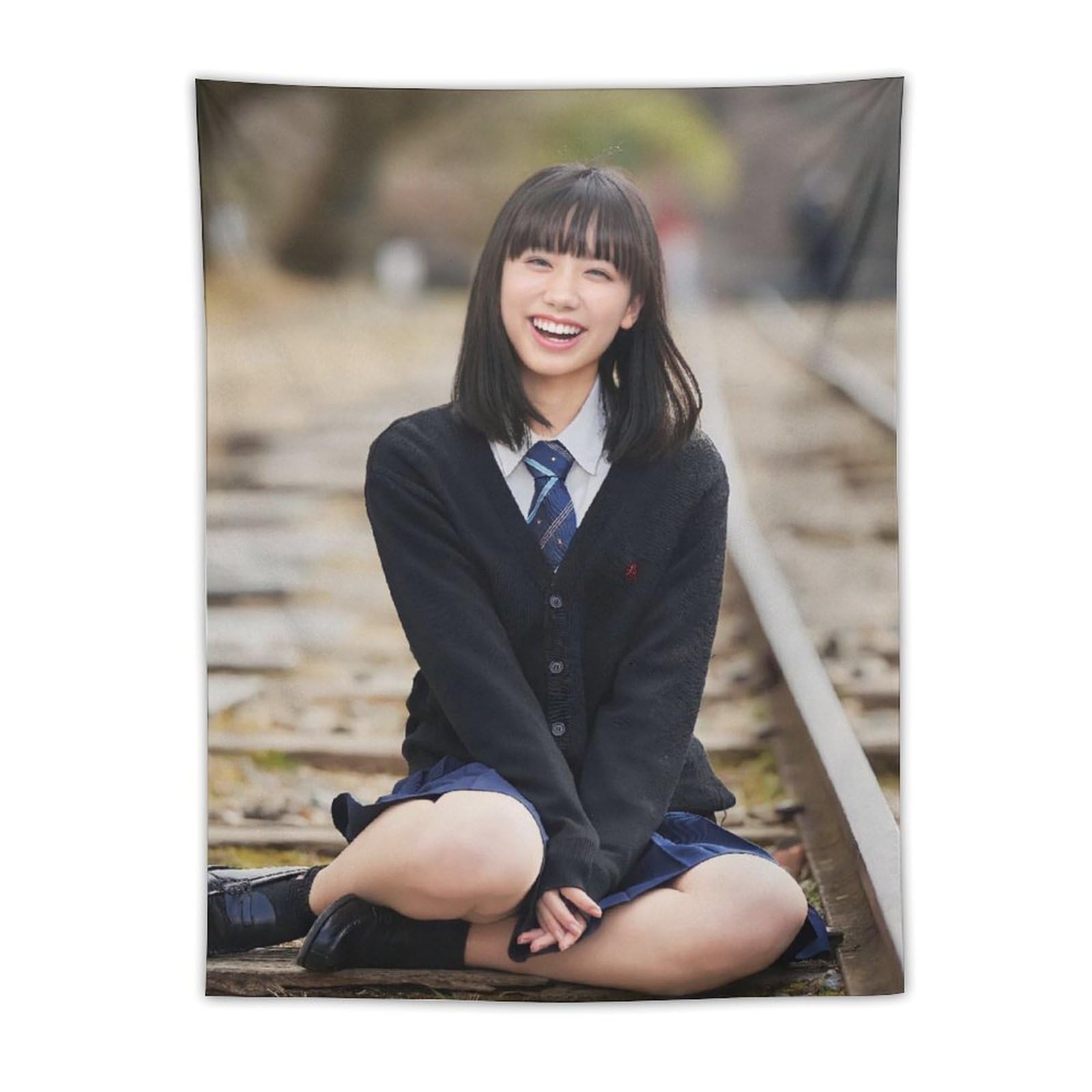 Amazon.co.jp: LEADSAN(リードサン)芦田愛菜タペストリー人気写真